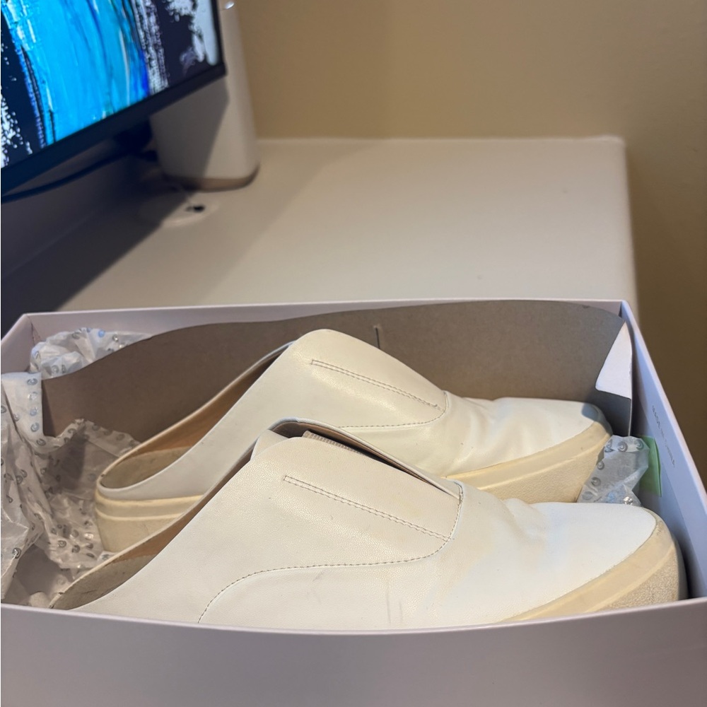 Corso Como Bright White Box
